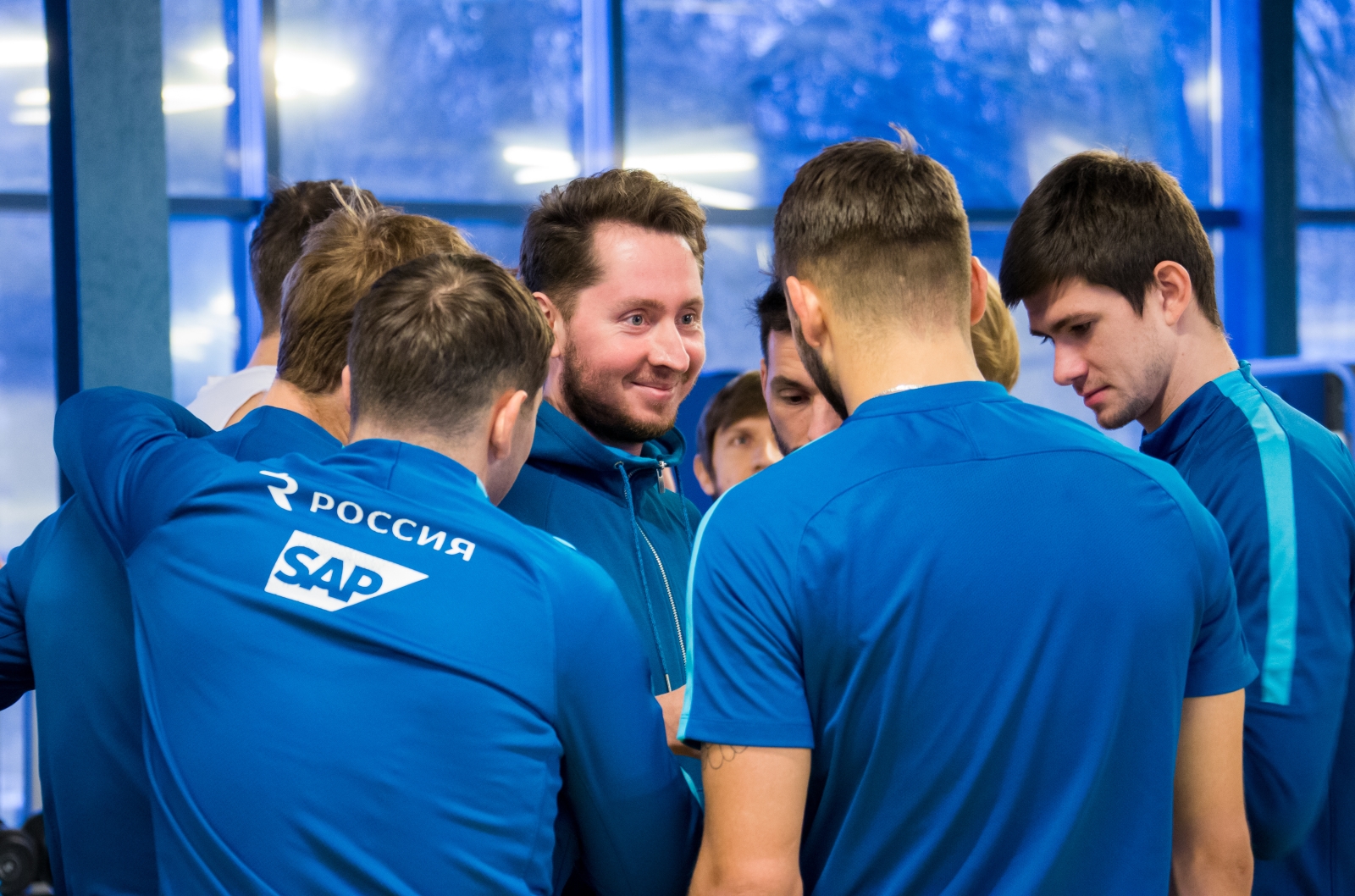 Тренировка «Зенита» перед матчем против «Маккаби»: фоторепортаж из «Газпром» — тренировочного центра.