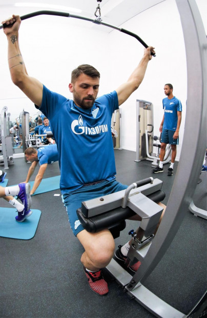 «Газпром»-тренировочные сборы в Дубае: 19 января, утренняя тренировка