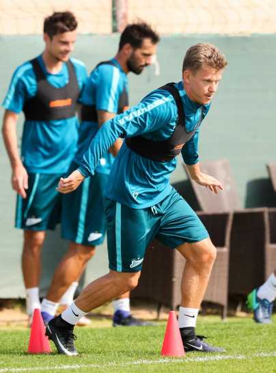 «Газпром»-тренировочные сборы в Дубае: 20 января, утренняя тренировка