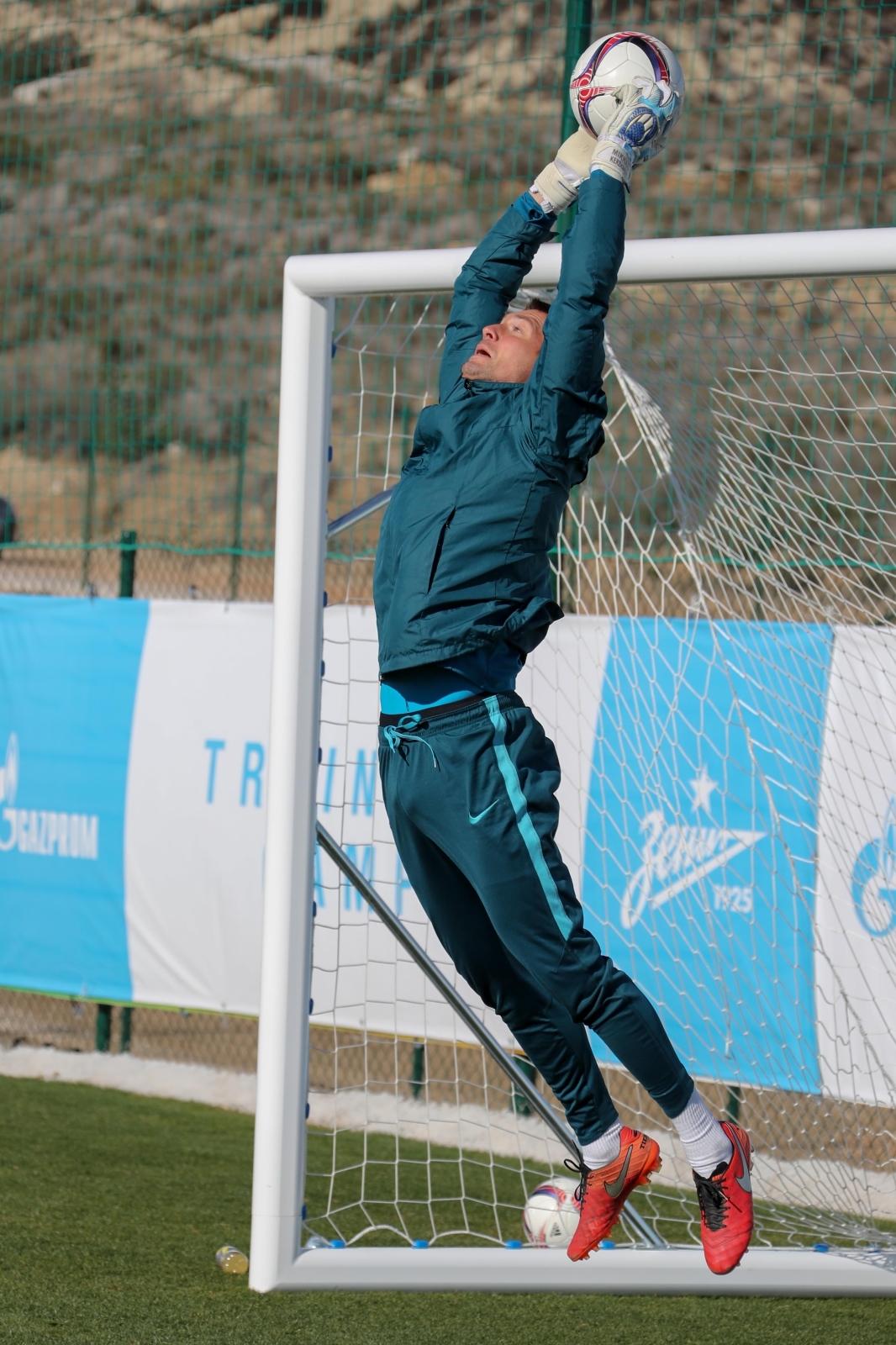 Вторые «Газпром»-тренировочные сборы в Испании: 28 января, утренняя тренировка