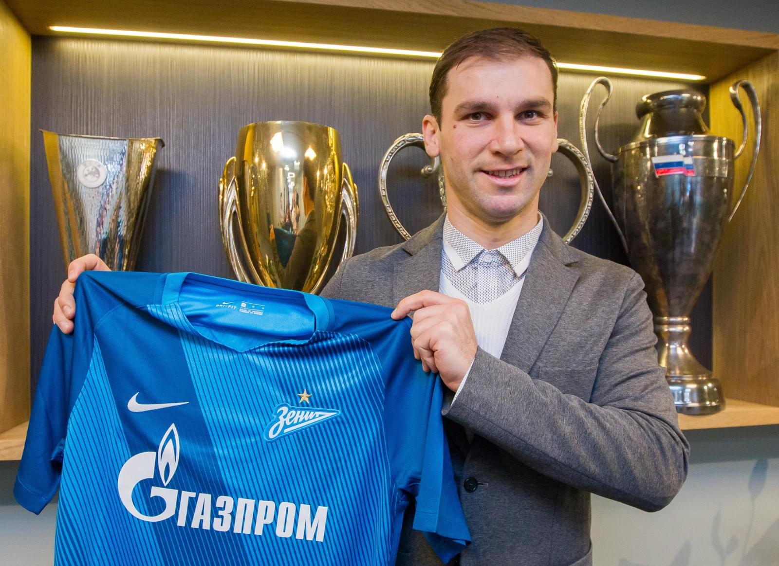 Бранислав Иванович заключил контракт с «Зенитом»