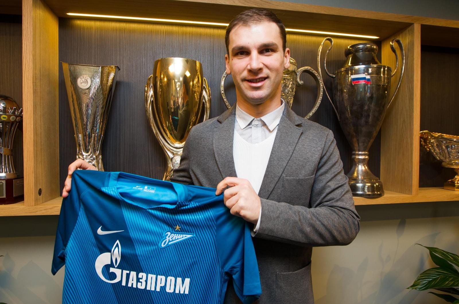 Бранислав Иванович заключил контракт с «Зенитом»