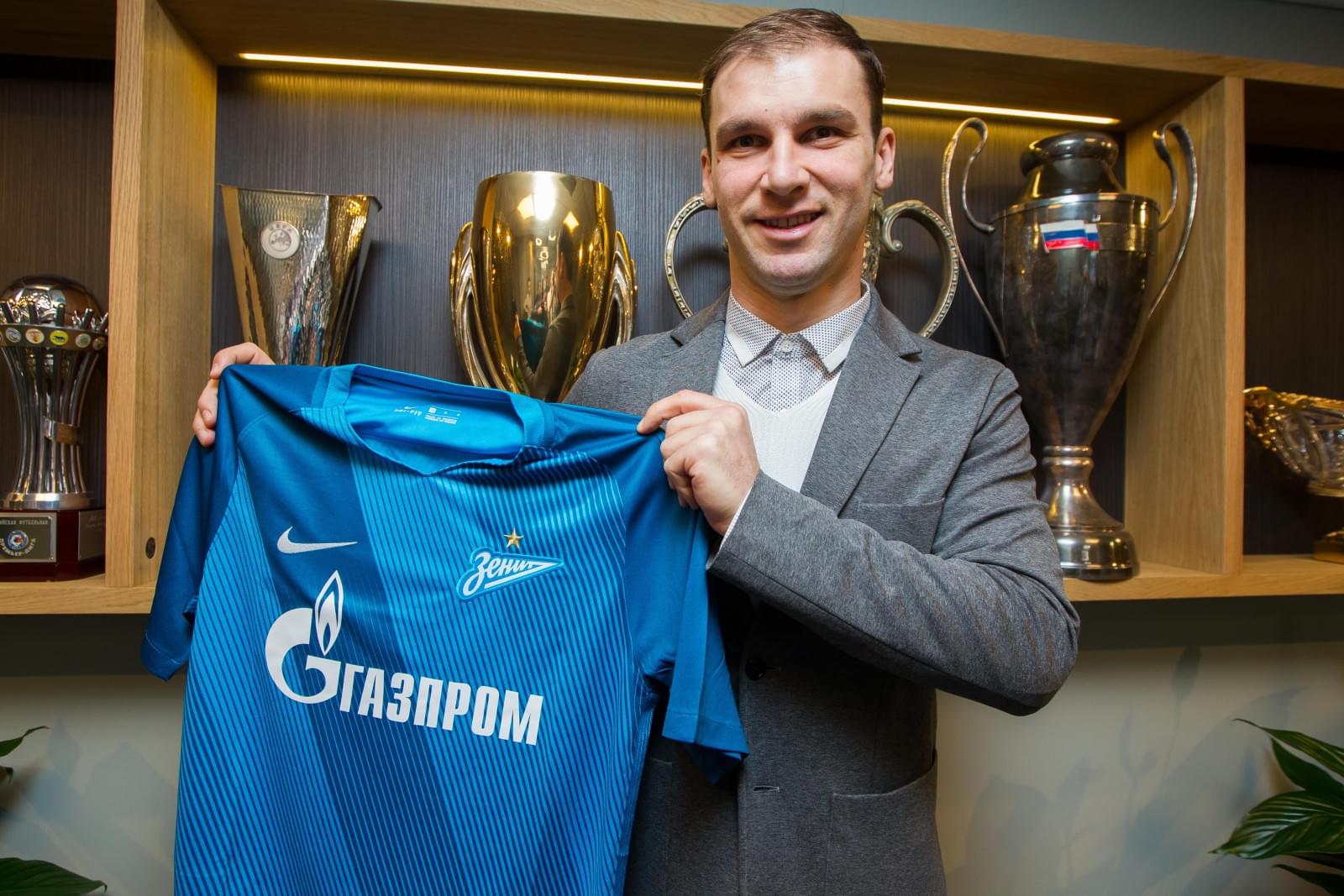 Бранислав Иванович заключил контракт с «Зенитом»