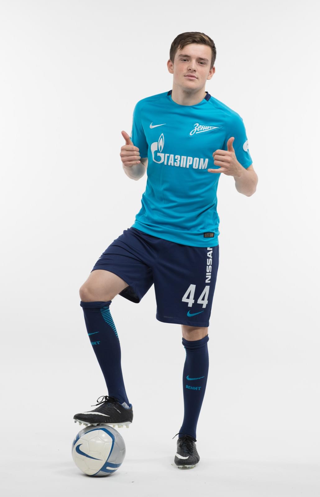 Фотосессия игроков молодежного состава ФК «Зенит» в новой игровой форме Nike сезона 2017/18