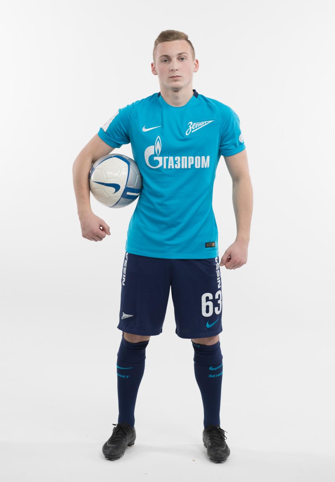 Фотосессия игроков молодежного состава ФК «Зенит» в новой игровой форме Nike сезона 2017/18