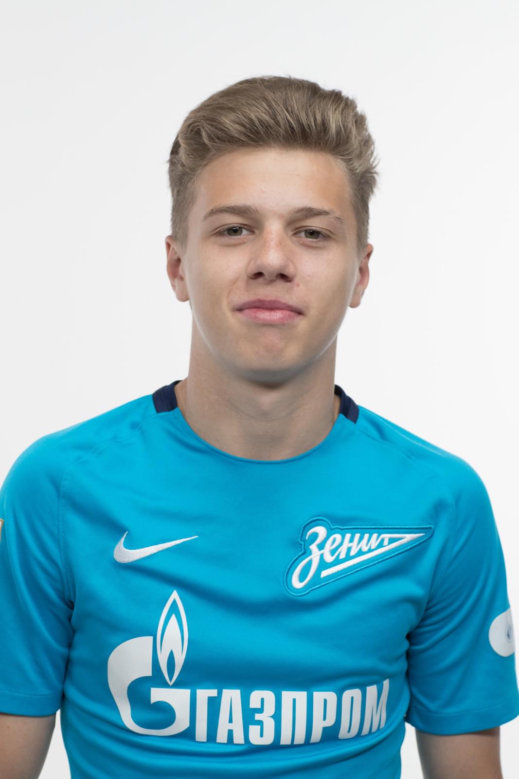 Фотосессия игроков молодежного состава ФК «Зенит» в новой игровой форме Nike сезона 2017/18