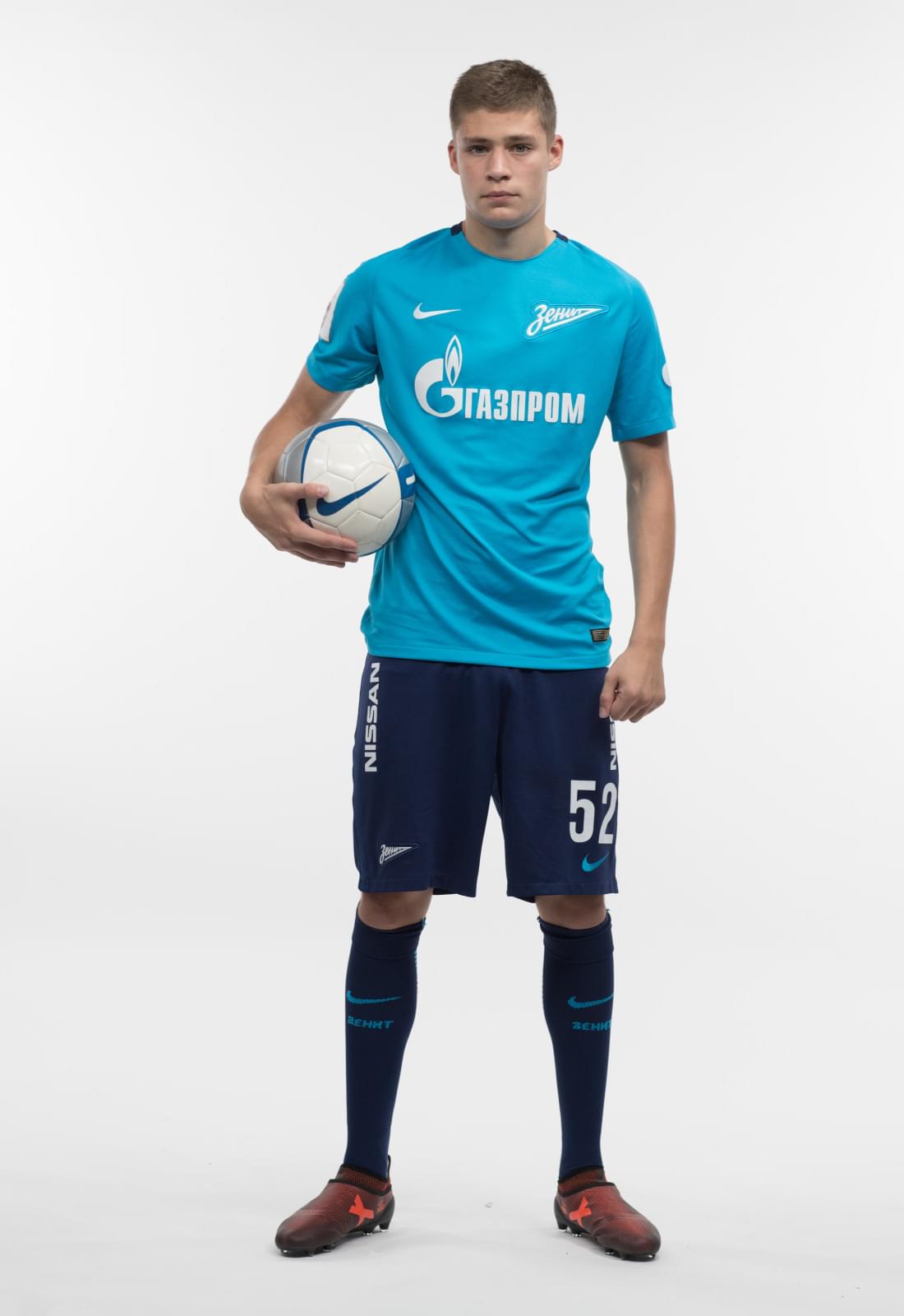Фотосессия игроков молодежного состава ФК «Зенит» в новой игровой форме Nike сезона 2017/18