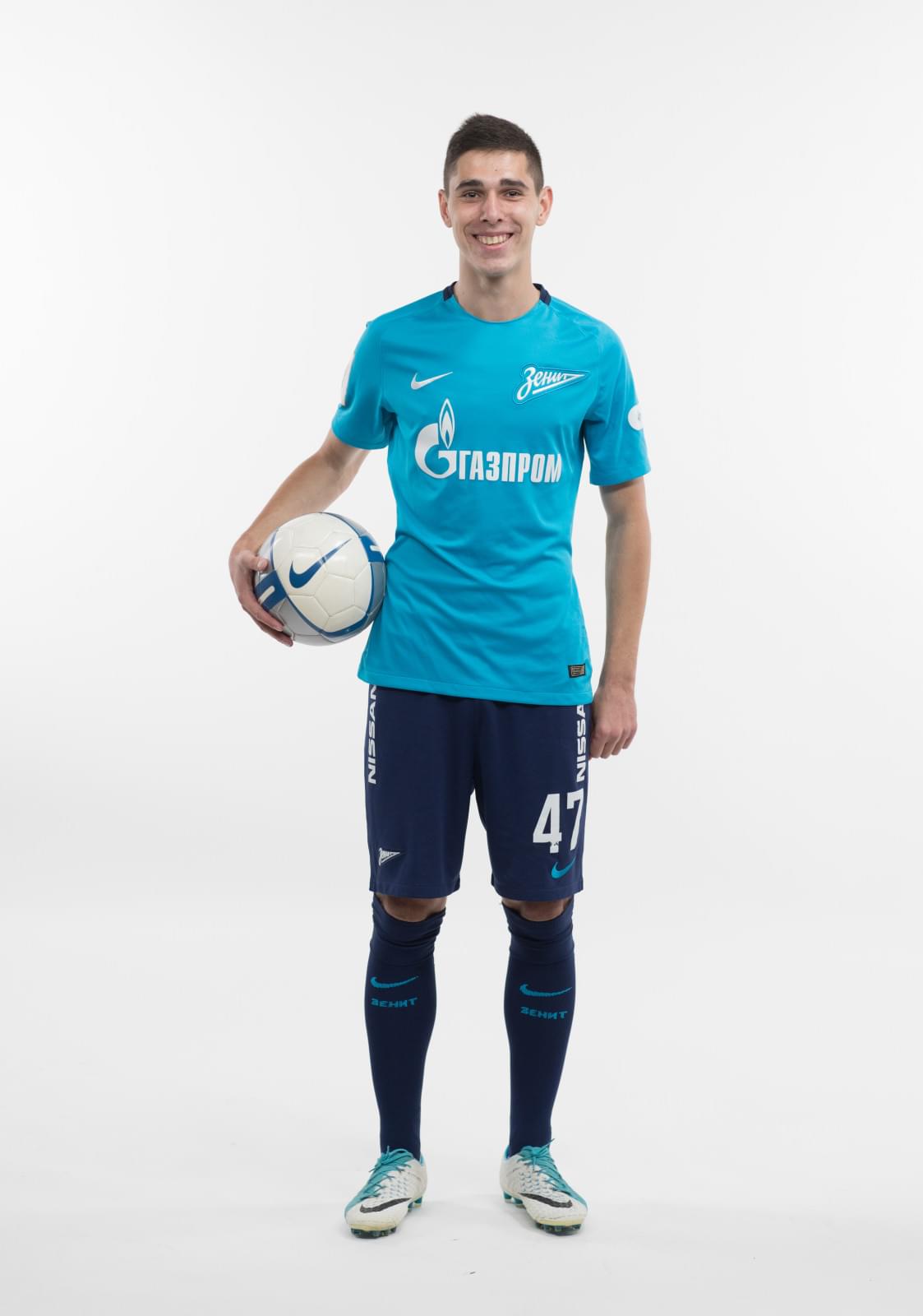 Фотосессия игроков молодежного состава ФК «Зенит» в новой игровой форме Nike сезона 2017/18