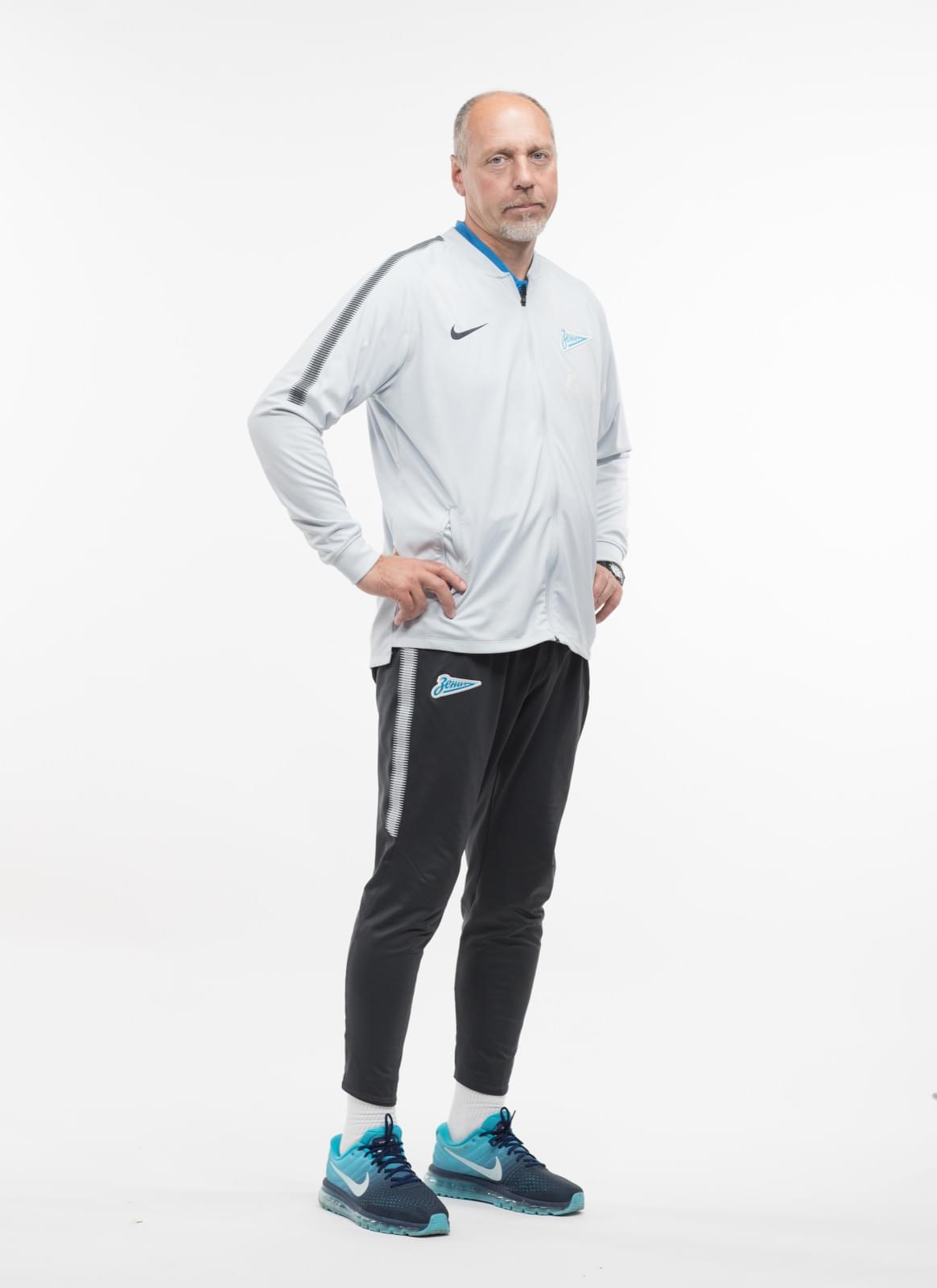 Фотосессия игроков молодежного состава ФК «Зенит» в новой игровой форме Nike сезона 2017/18