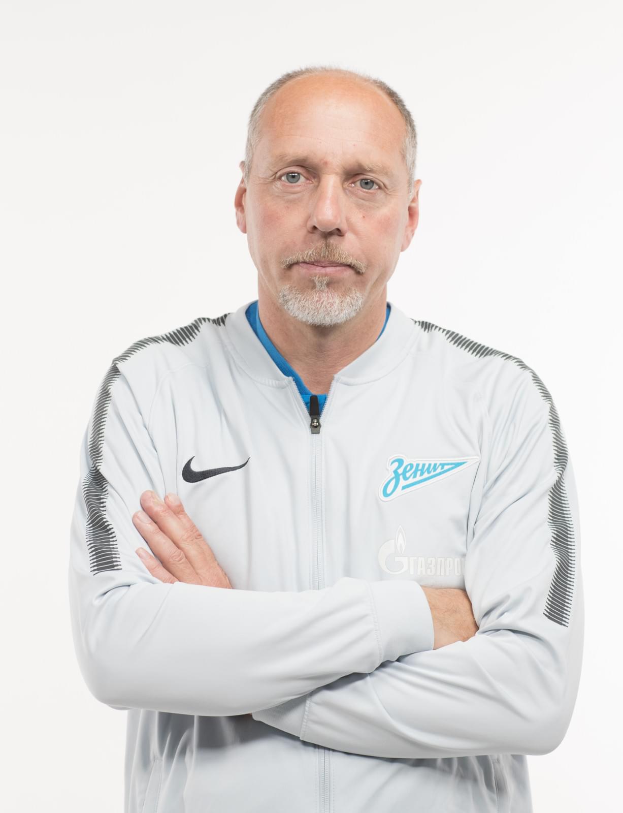 Фотосессия игроков молодежного состава ФК «Зенит» в новой игровой форме Nike сезона 2017/18