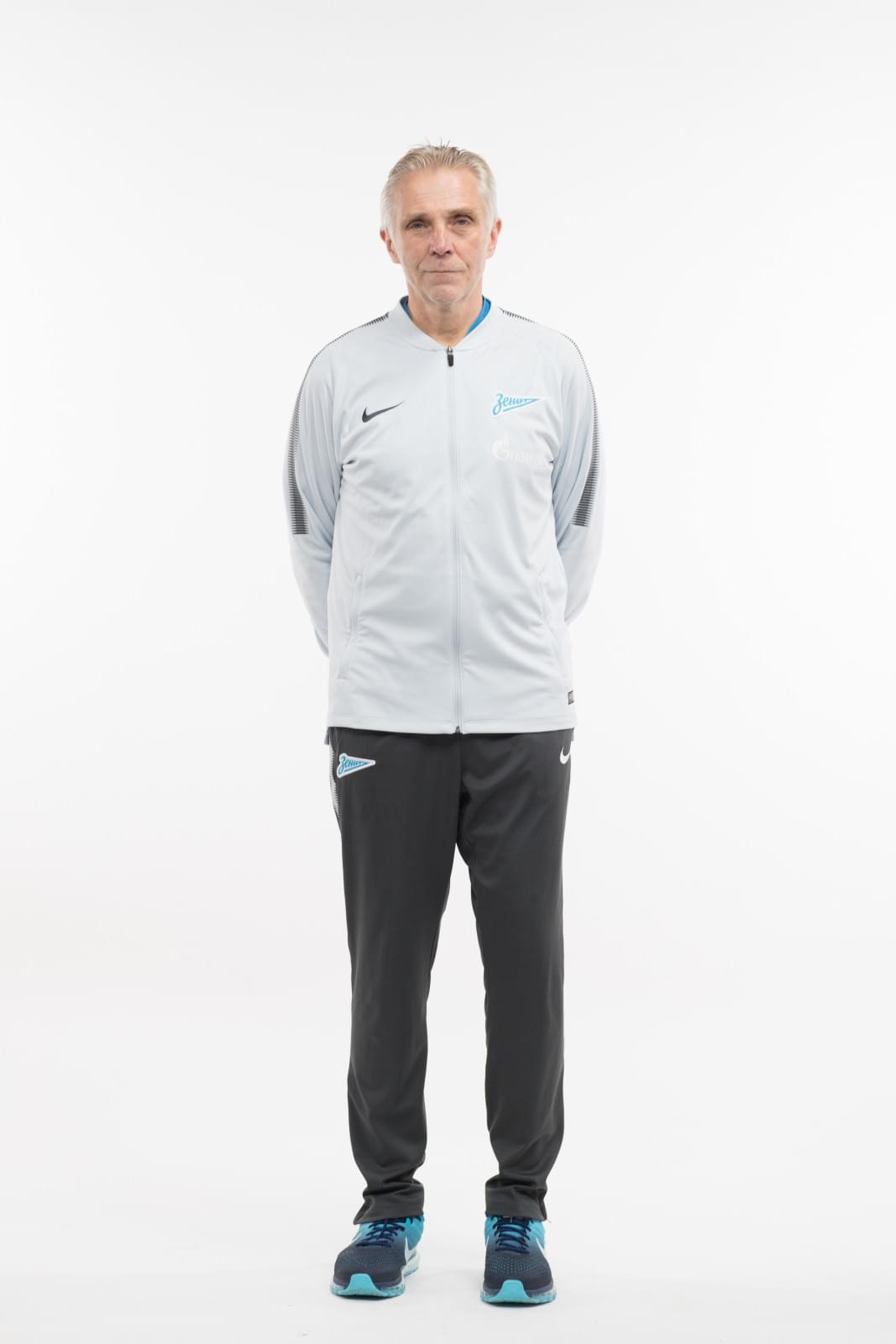 Фотосессия игроков молодежного состава ФК «Зенит» в новой игровой форме Nike сезона 2017/18