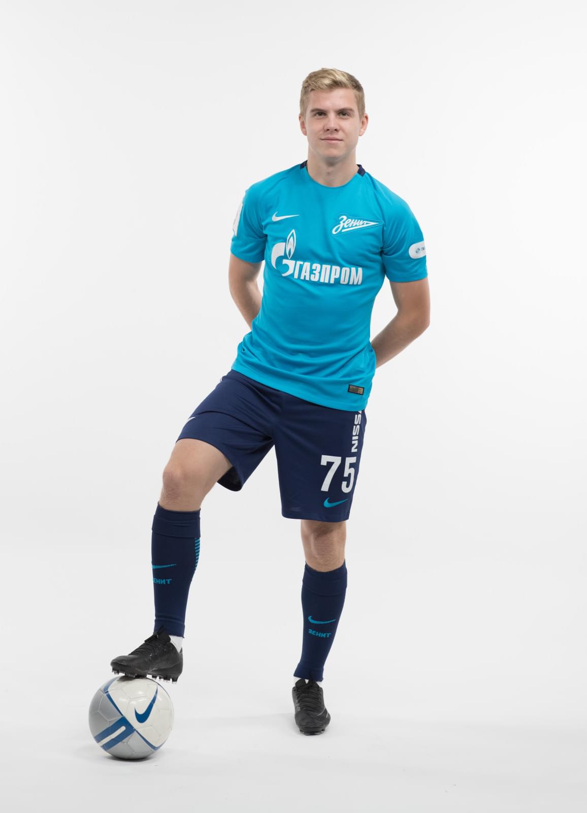 Фотосессия игроков молодежного состава ФК «Зенит» в новой игровой форме Nike сезона 2017/18