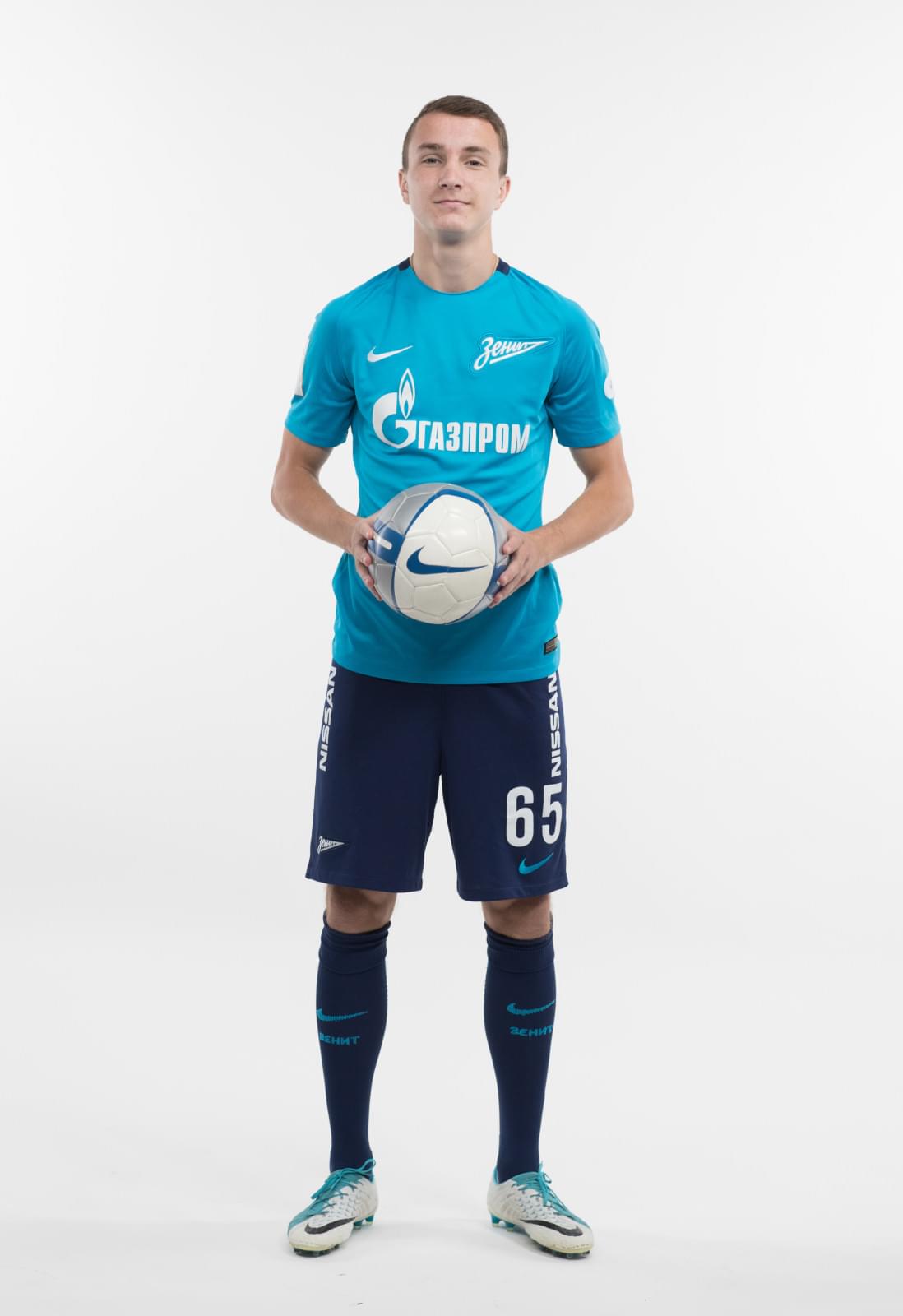 Фотосессия игроков молодежного состава ФК «Зенит» в новой игровой форме Nike сезона 2017/18