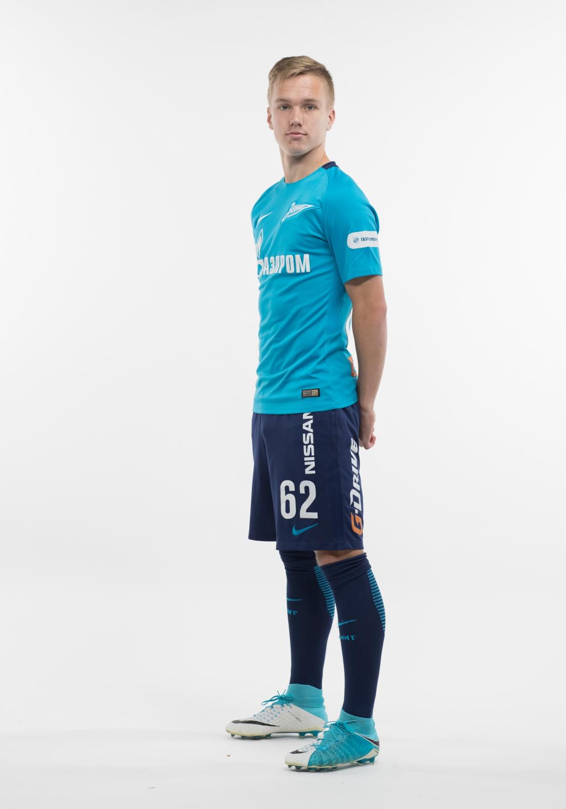 Фотосессия игроков молодежного состава ФК «Зенит» в новой игровой форме Nike сезона 2017/18