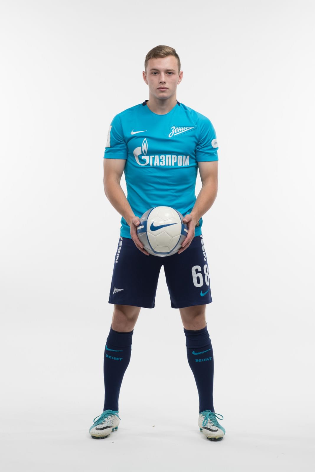 Фотосессия игроков молодежного состава ФК «Зенит» в новой игровой форме Nike сезона 2017/18