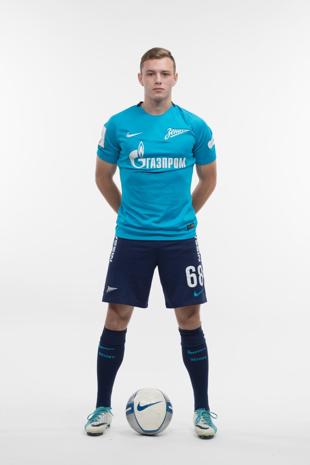Фотосессия игроков молодежного состава ФК «Зенит» в новой игровой форме Nike сезона 2017/18