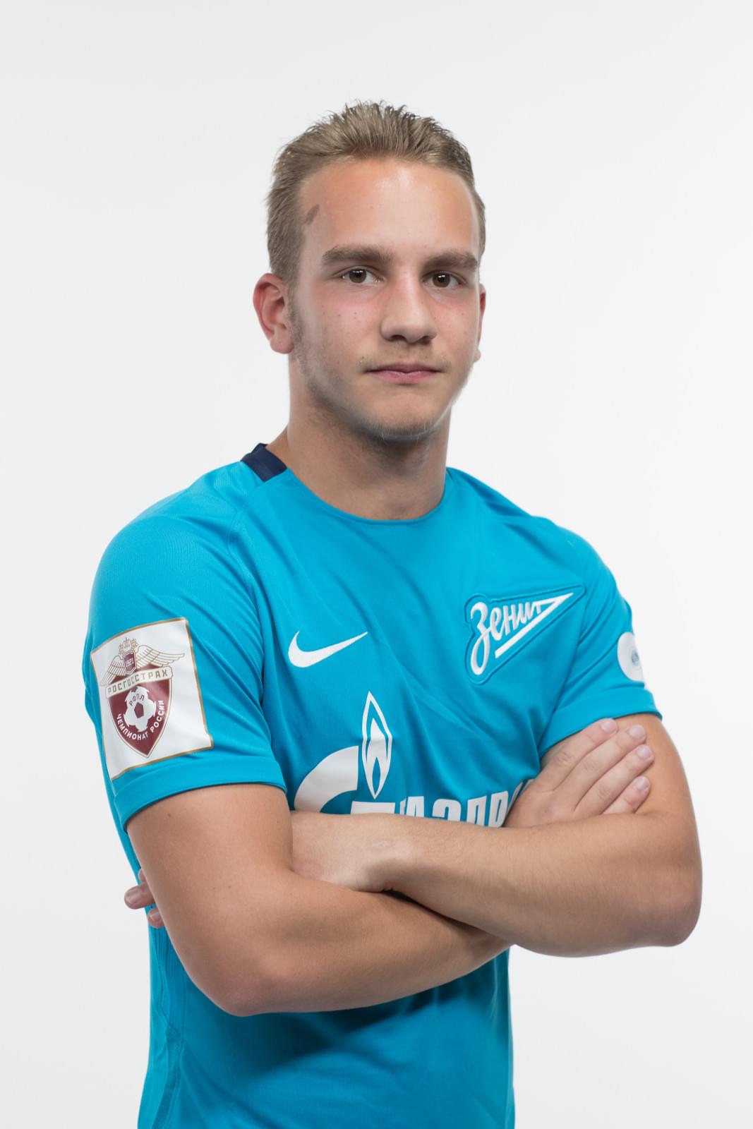 Фотосессия игроков молодежного состава ФК «Зенит» в новой игровой форме Nike сезона 2017/18