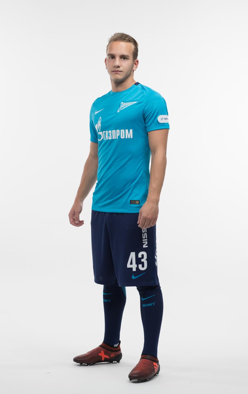 Фотосессия игроков молодежного состава ФК «Зенит» в новой игровой форме Nike сезона 2017/18
