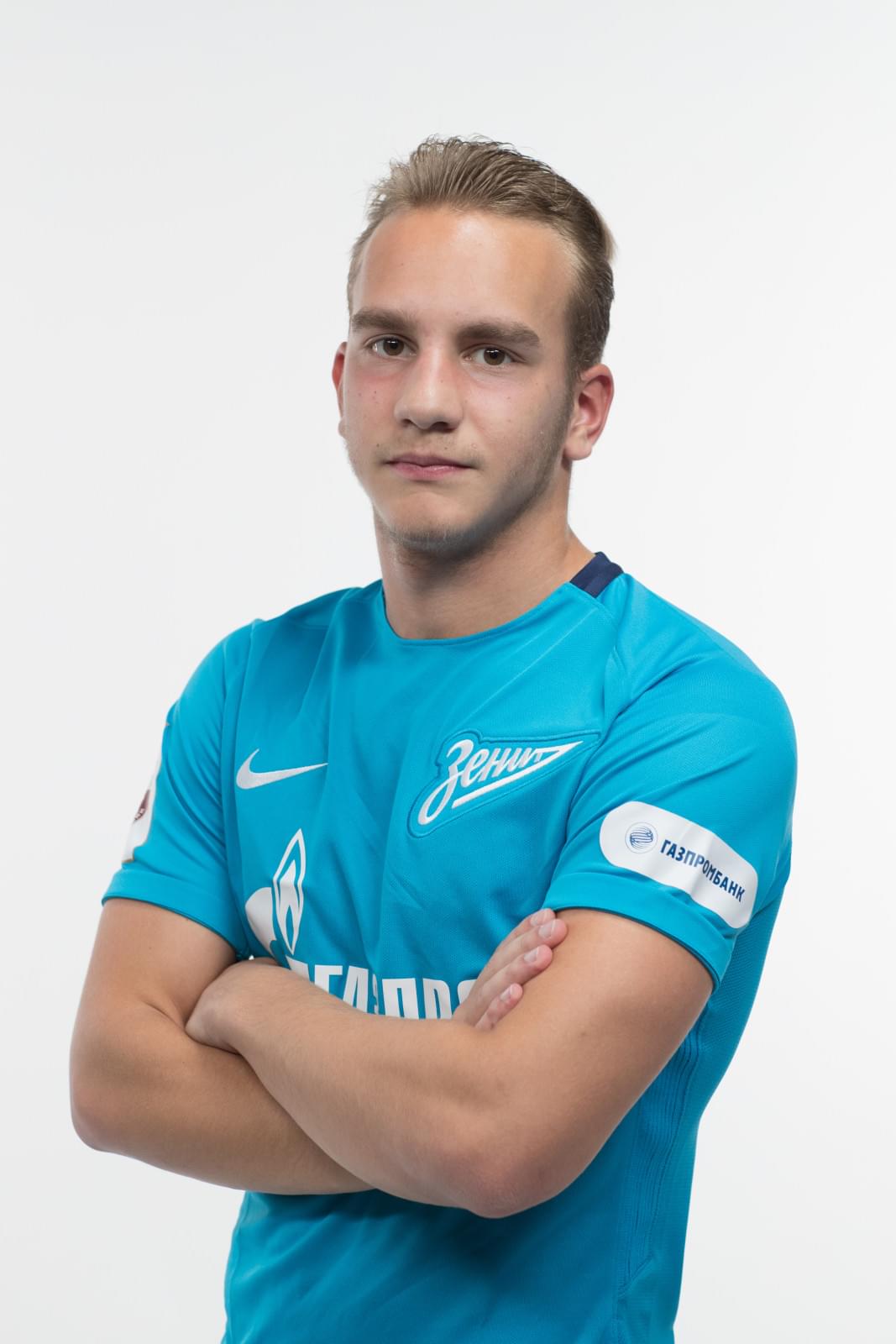 Фотосессия игроков молодежного состава ФК «Зенит» в новой игровой форме Nike сезона 2017/18