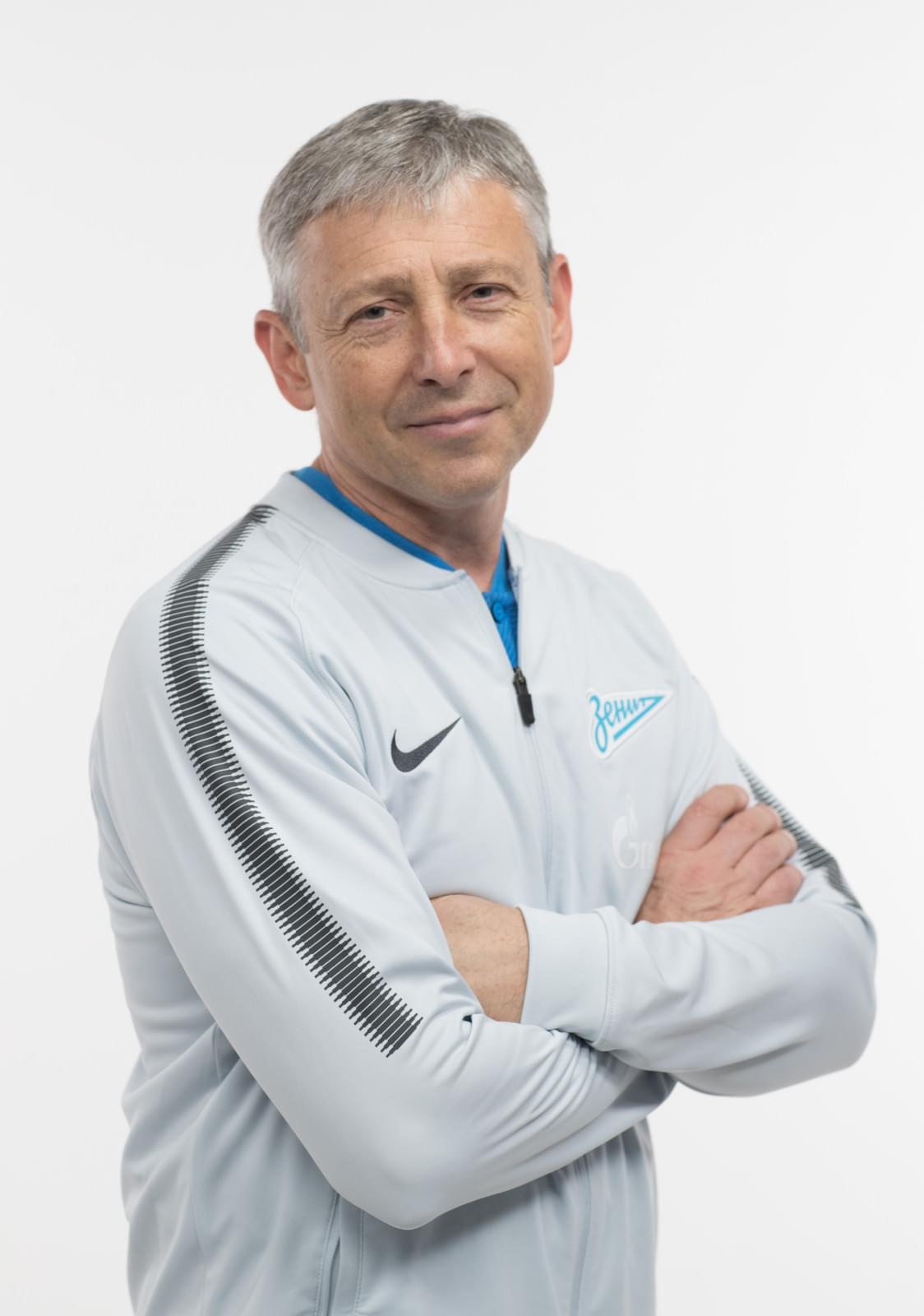 Фотосессия игроков молодежного состава ФК «Зенит» в новой игровой форме Nike сезона 2017/18