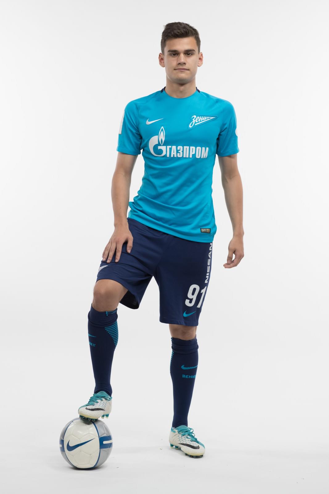 Фотосессия игроков молодежного состава ФК «Зенит» в новой игровой форме Nike сезона 2017/18