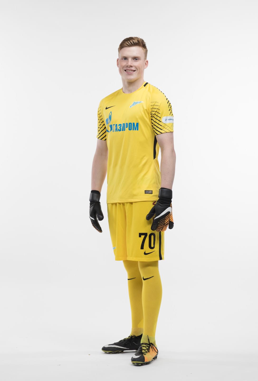 Фотосессия игроков молодежного состава ФК «Зенит» в новой игровой форме Nike сезона 2017/18