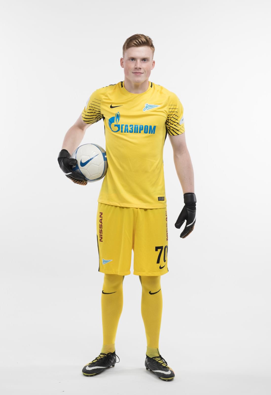 Фотосессия игроков молодежного состава ФК «Зенит» в новой игровой форме Nike сезона 2017/18