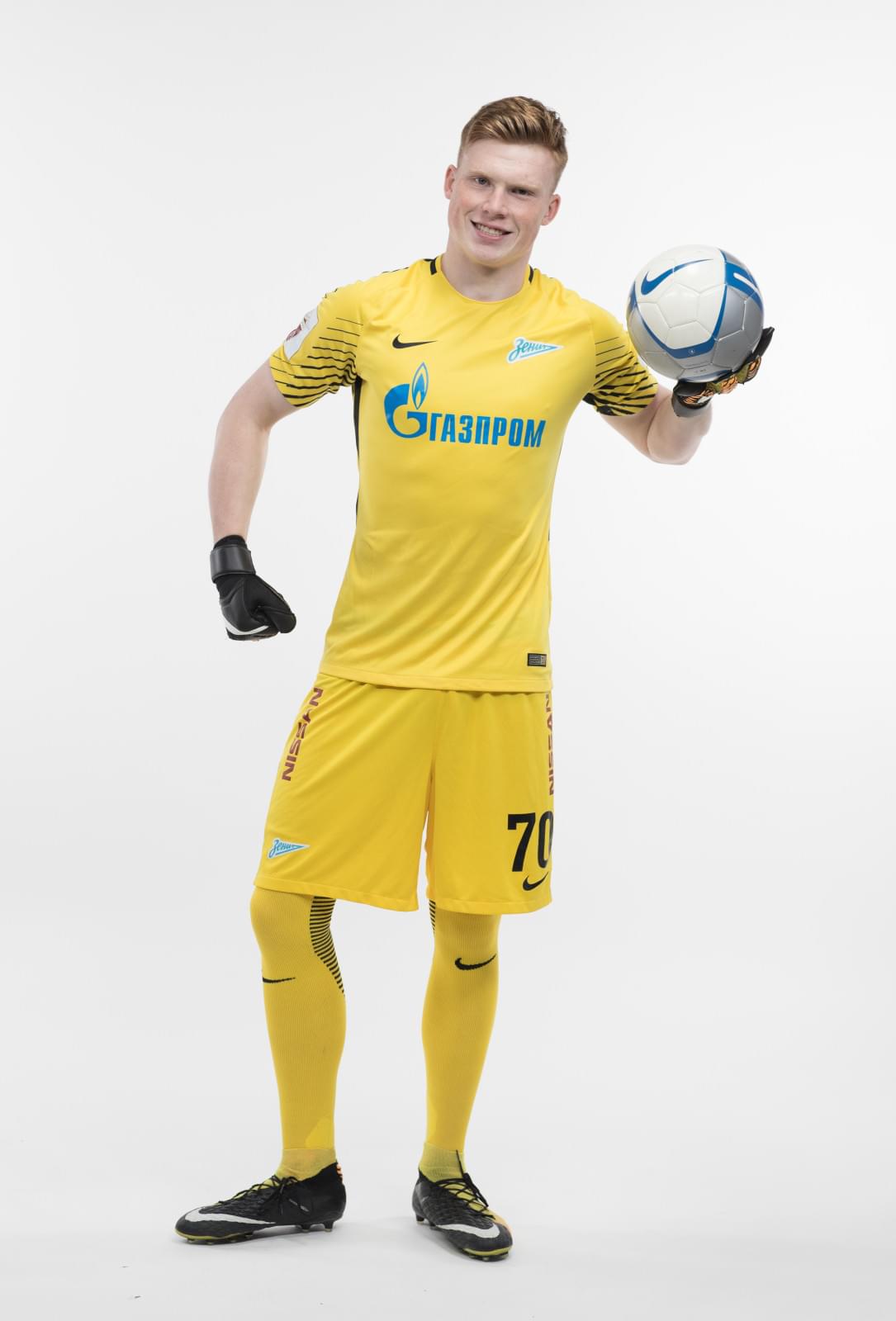 Фотосессия игроков молодежного состава ФК «Зенит» в новой игровой форме Nike сезона 2017/18