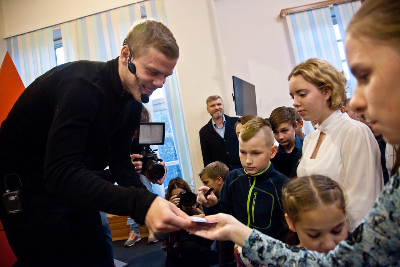 Александр Кокорин встретился с участниками проекта «Школа героев»