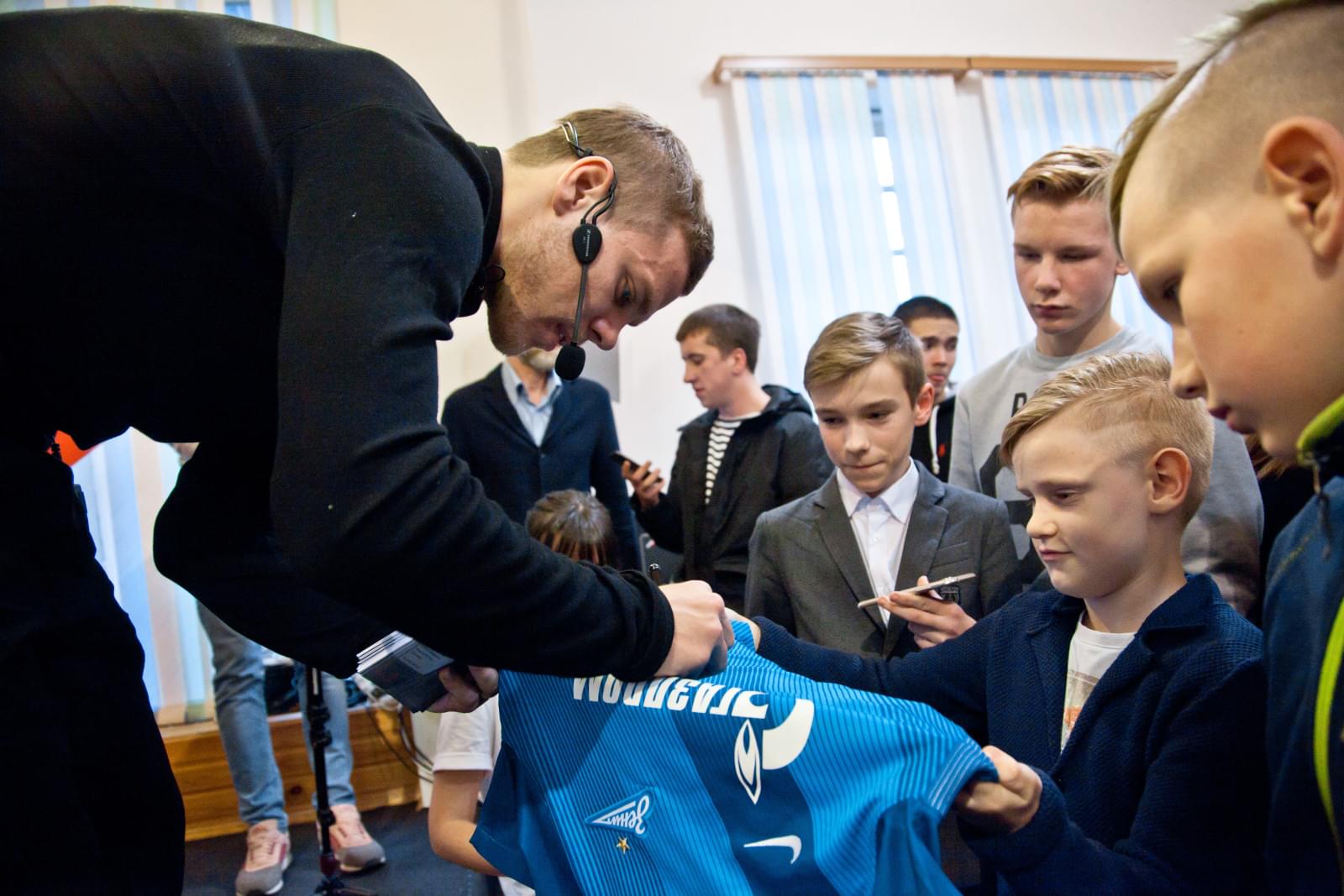 Александр Кокорин встретился с участниками проекта «Школа героев»