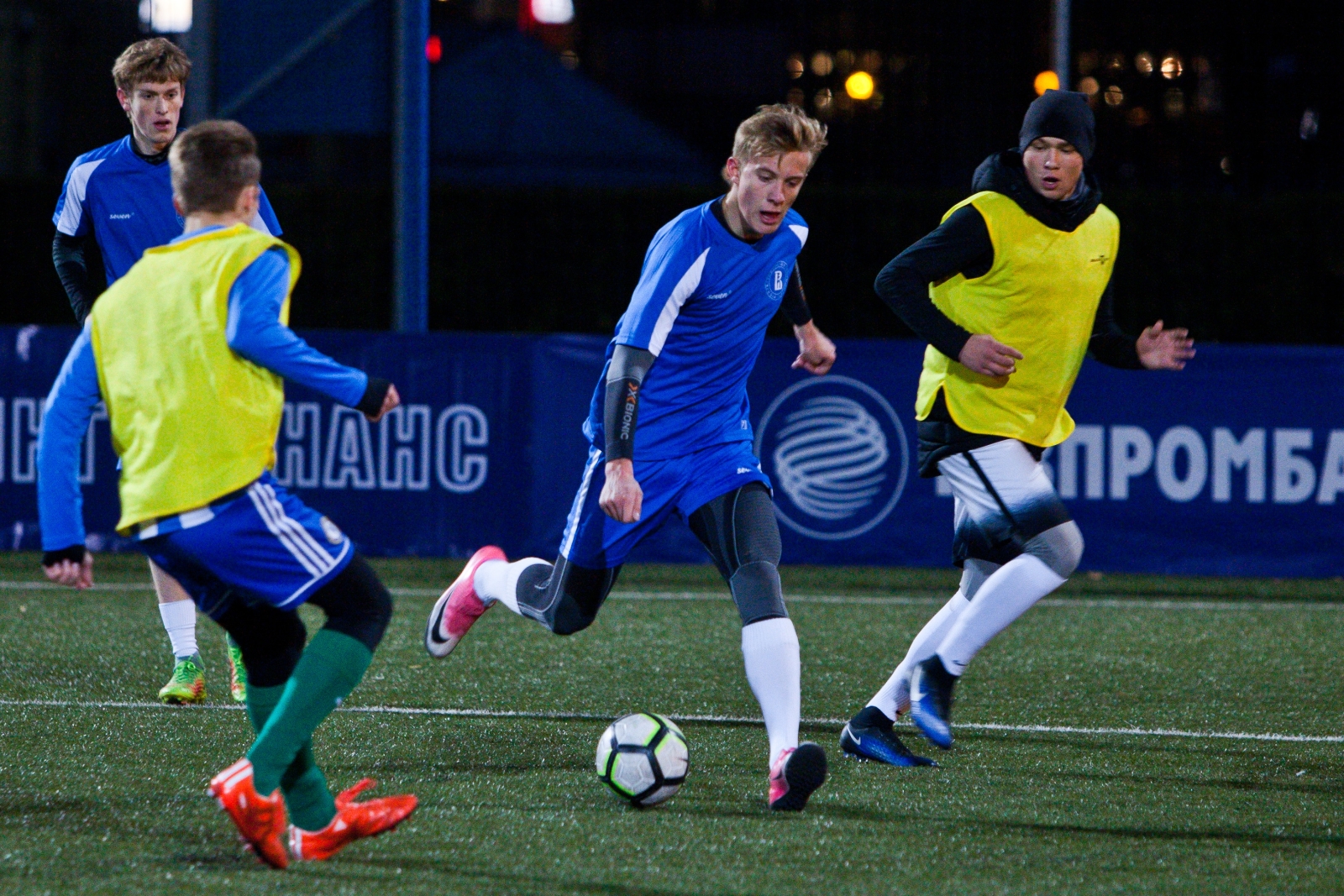 Третий тур «Кубка „Зенита“ между студенческими фан-клубами»