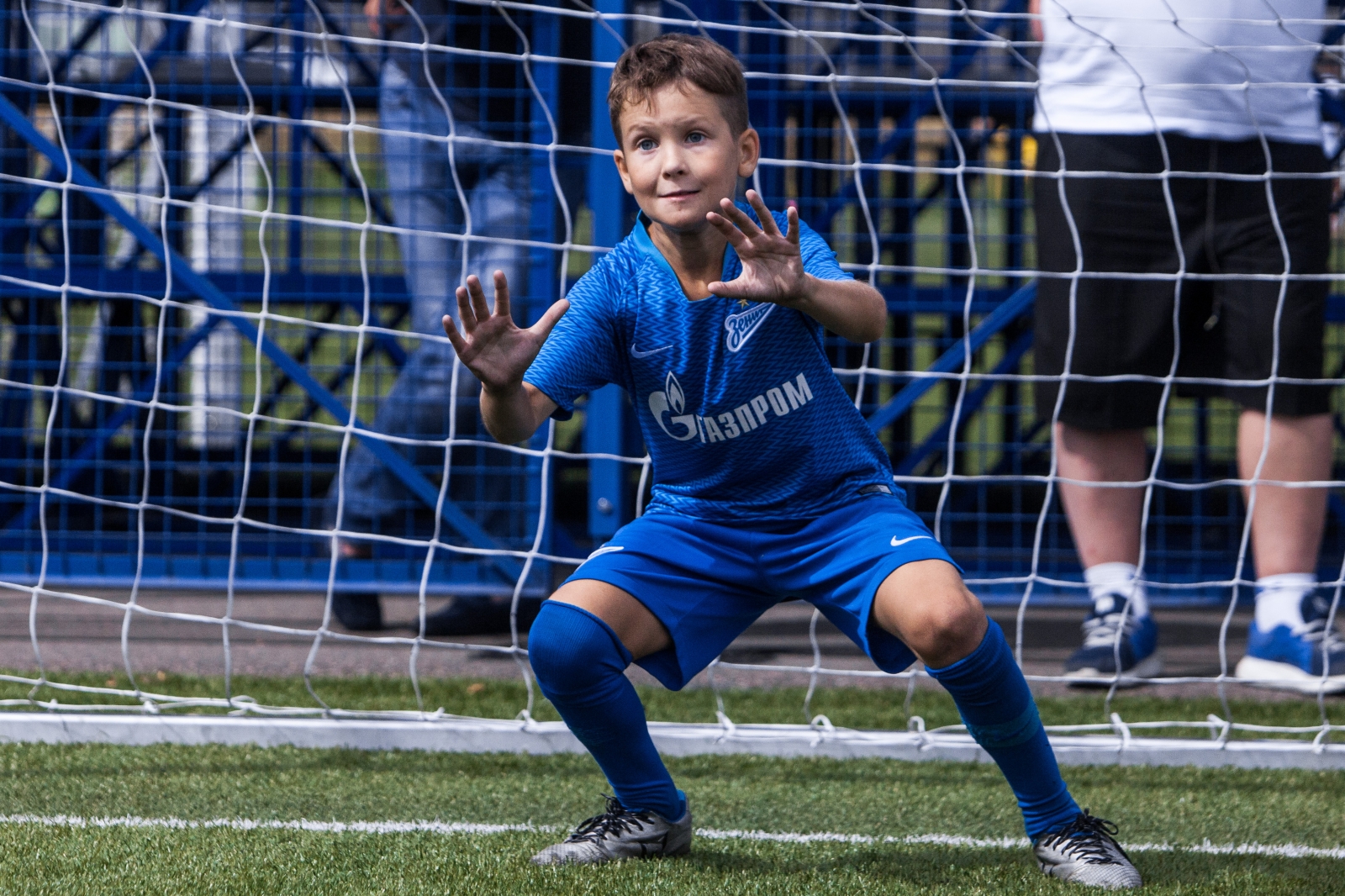 «Большой фестиваль футбола»: тренировка детей из тренировочного лагеря Академии