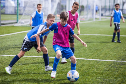 «Большой фестиваль футбола»: тренировка детей из тренировочного лагеря Академии