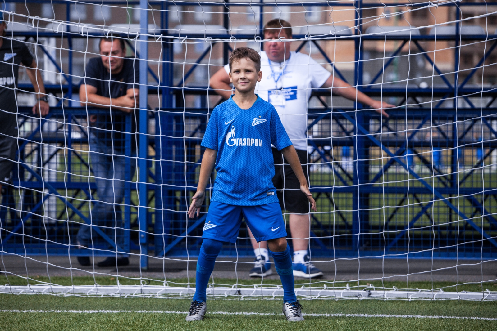 «Большой фестиваль футбола»: тренировка детей из тренировочного лагеря Академии