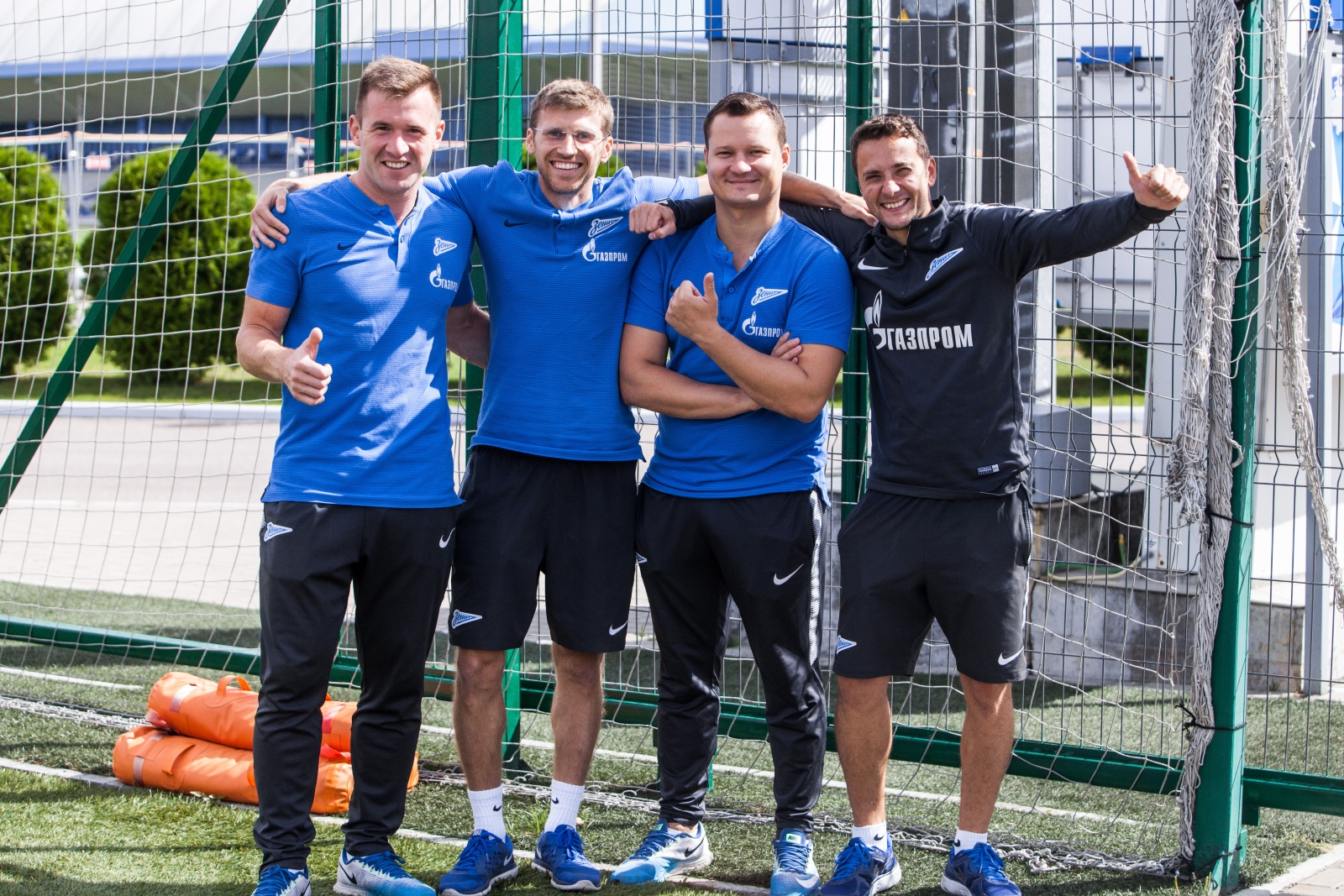 «Большой фестиваль футбола»: тренировка детей из тренировочного лагеря Академии