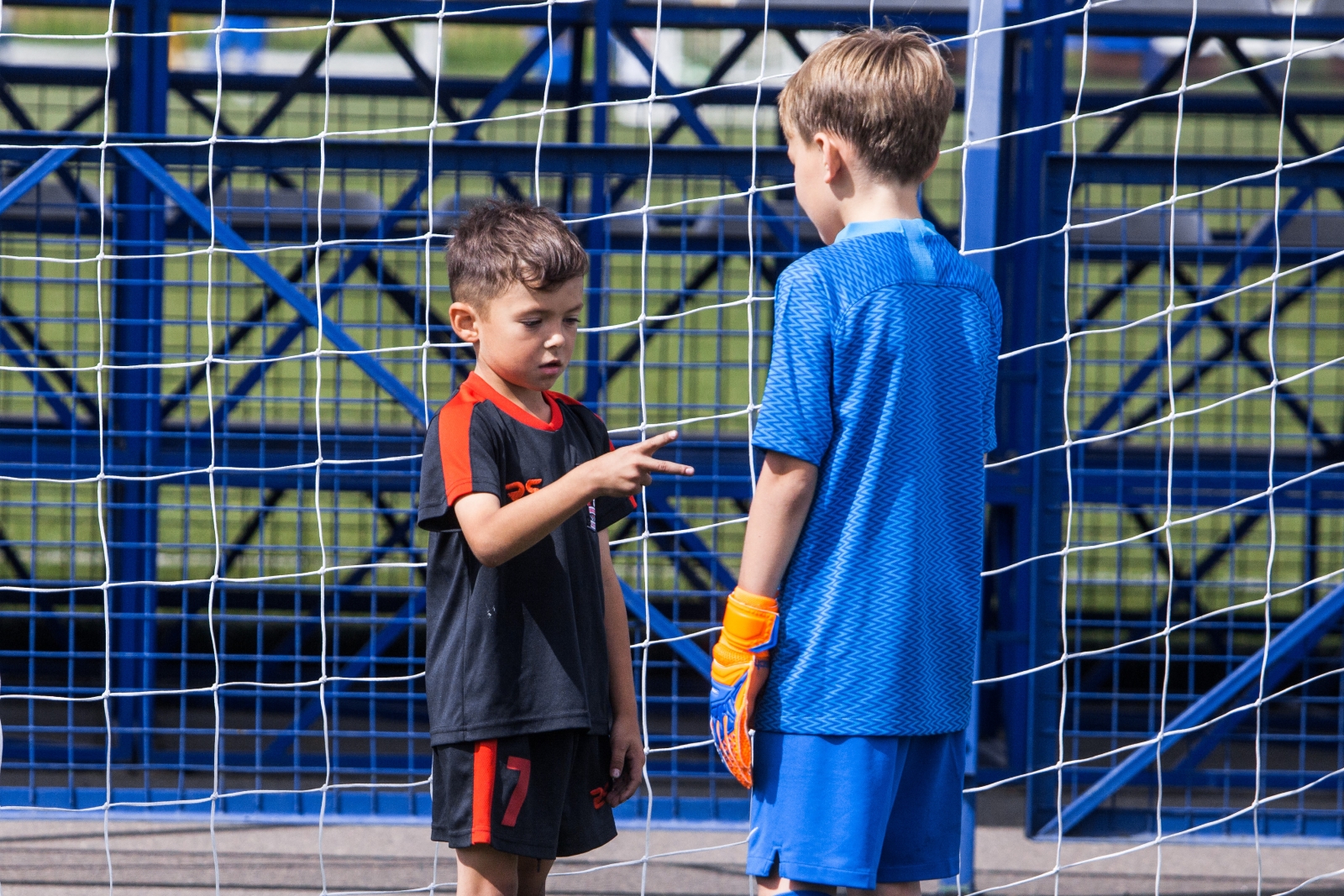 «Большой фестиваль футбола»: тренировка детей из тренировочного лагеря Академии