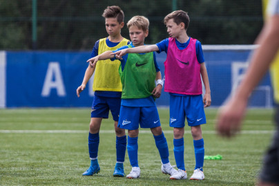 «Большой фестиваль футбола»: тренировка детей из тренировочного лагеря Академии