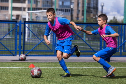 «Большой фестиваль футбола»: тренировка детей из тренировочного лагеря Академии