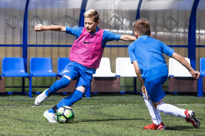 «Большой фестиваль футбола»: тренировка детей из тренировочного лагеря Академии