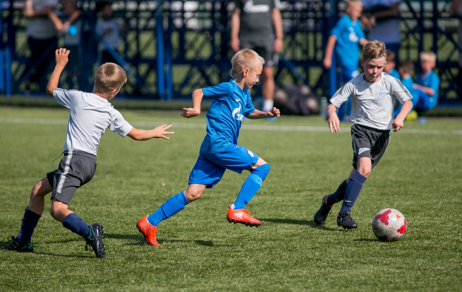 Товарищеские матчи детей из тренировочного лагеря «Газпром»-академии и команд академии «Зенита»