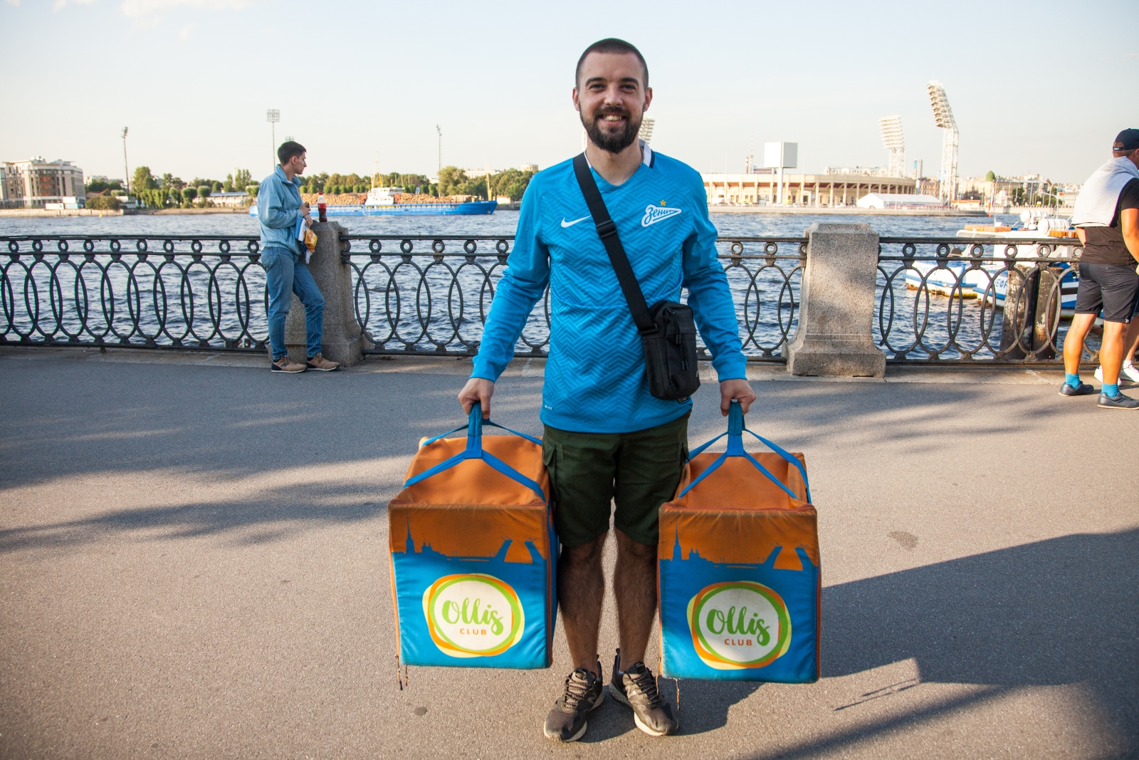 Фанатские корабли на матче Лиги Европы УЕФА «Зенит» — «Динамо» (Минск)