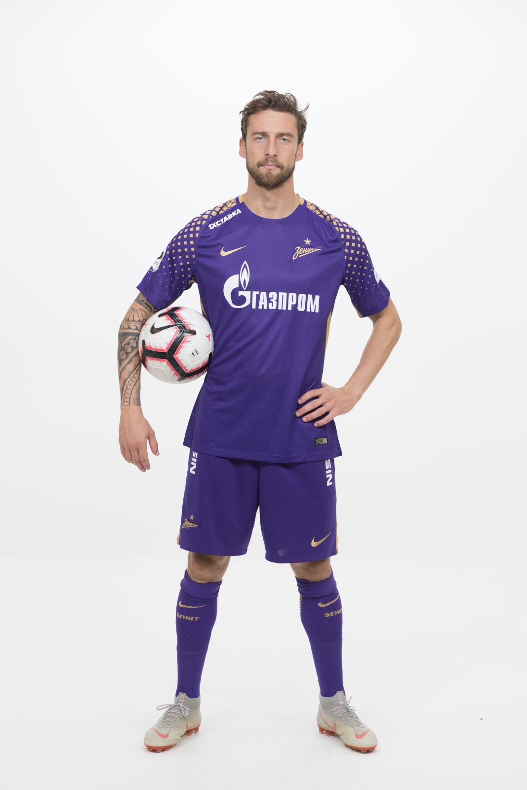 Фотосессия футболистов и тренеров основного состава ФК «Зенит» сезона 2018/19