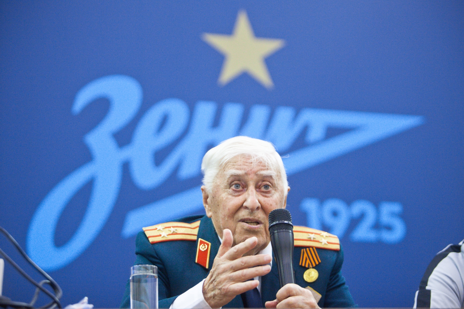 Владимир Павлович Савин провел встречу с воспитанниками Академии ФК «Зенит»