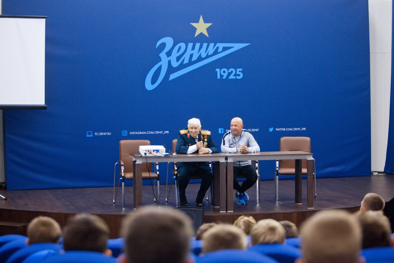 Владимир Павлович Савин провел встречу с воспитанниками Академии ФК «Зенит»