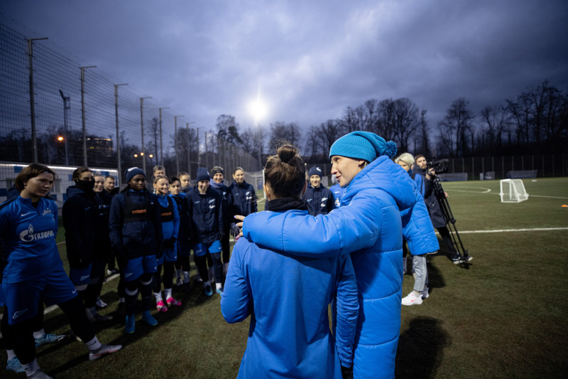 Тренировка женской команды перед матчем с «Енисеем»