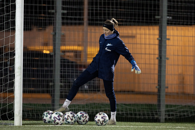 Тренировка женской команды перед матчем с «Енисеем»