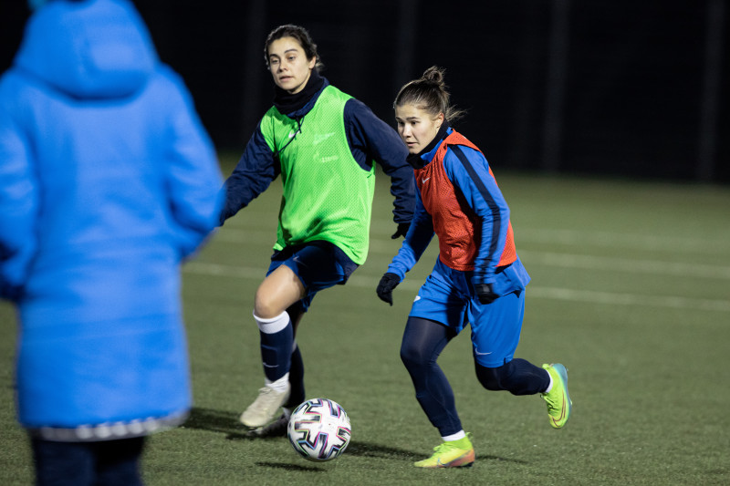 Тренировка женской команды перед матчем с «Енисеем»