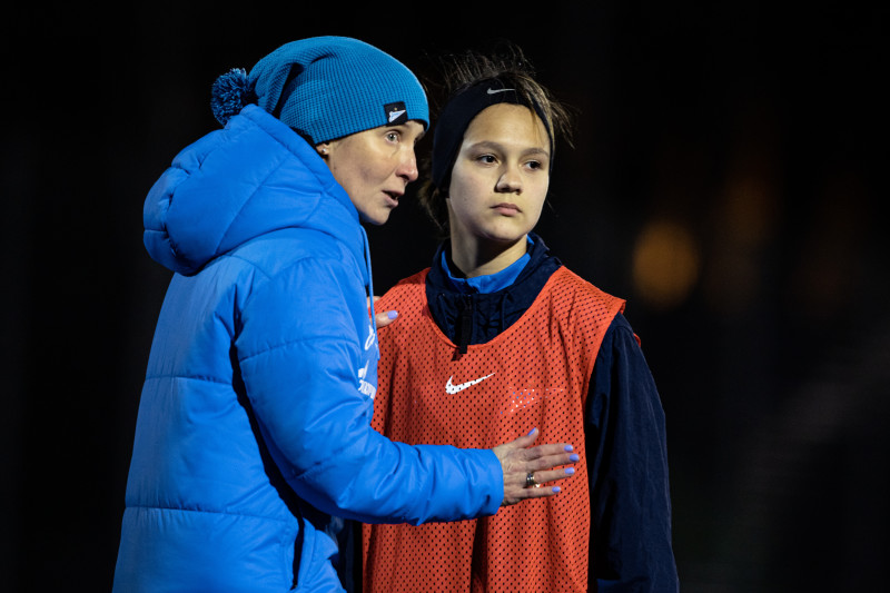 Тренировка женской команды перед матчем с «Енисеем»