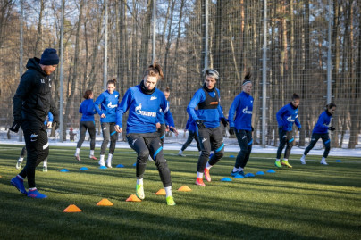 Тренировка женской команды перед выездом на матч «Чертаново» — «Зенит»