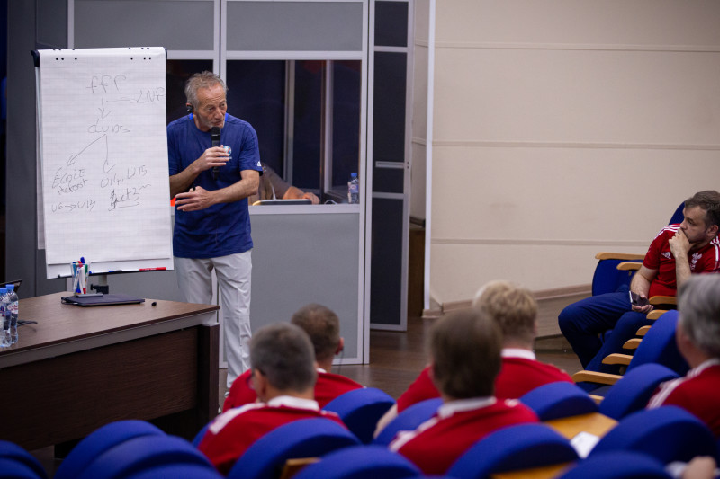 Образовательная программа на соискание тренерской лицензии «PRO-УЕФА» от РФС